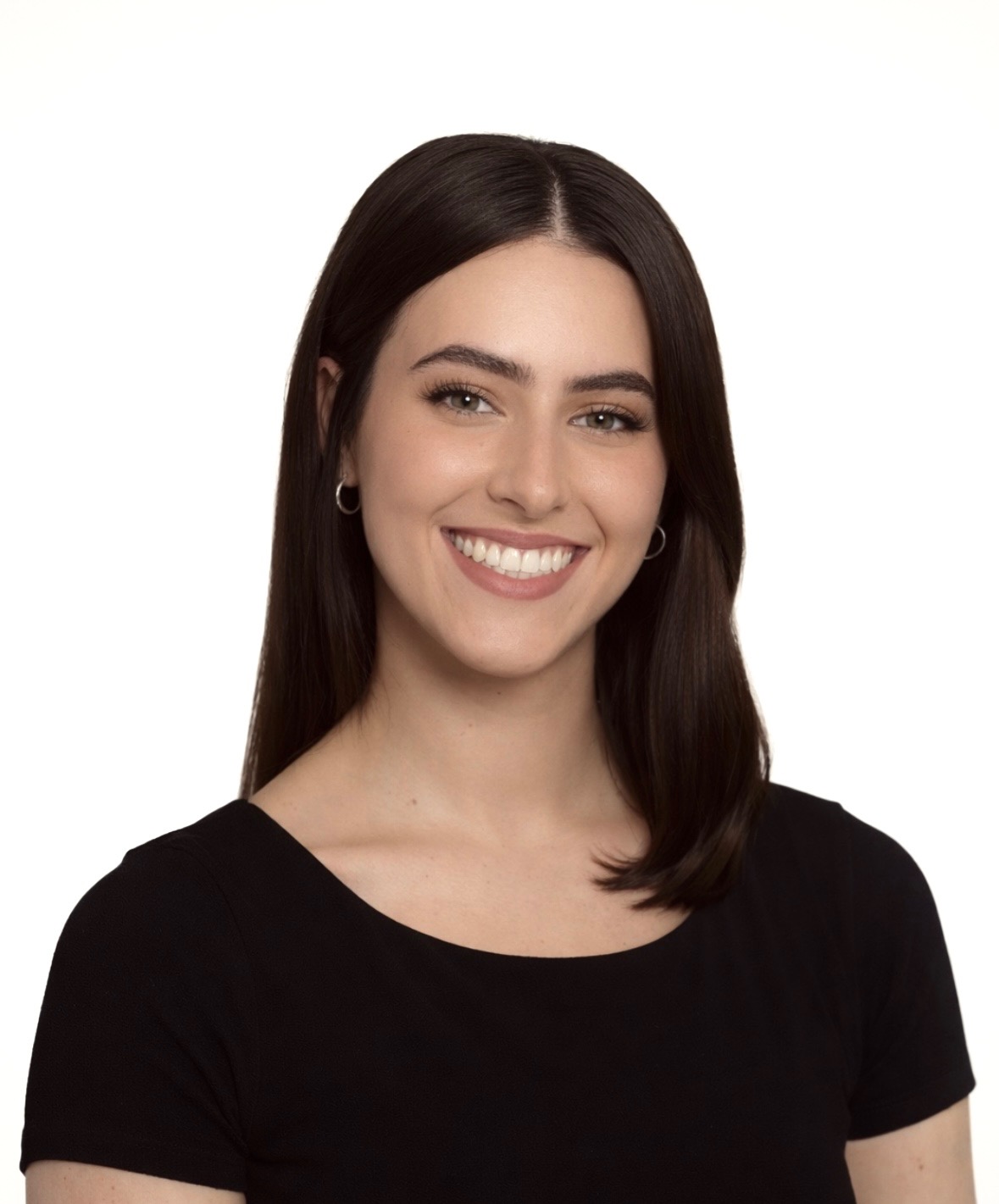 Nève Bessette, Registered Traditional Chinese Medicine Practitioner and Registered Acupuncturist at MYO Massage Therapy Clinic